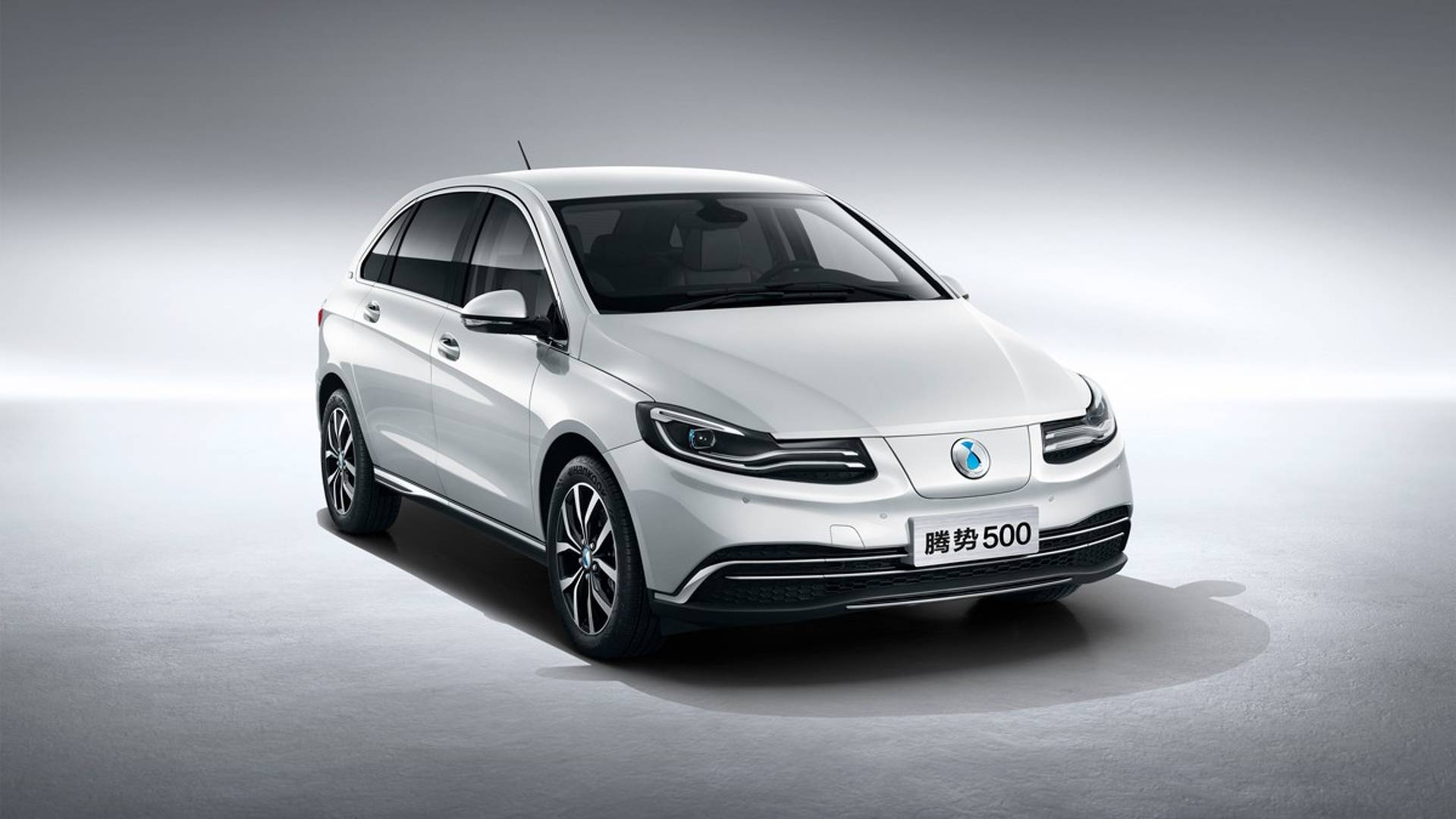 Daimler launches new DENZA electric vehicle for the Chinese market