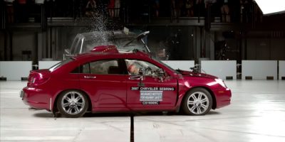 IIHS replicates red-light crash, pushes for cameras